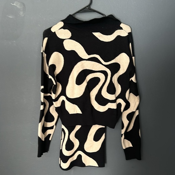 Matching Wavy Set - Picture 2 of 3